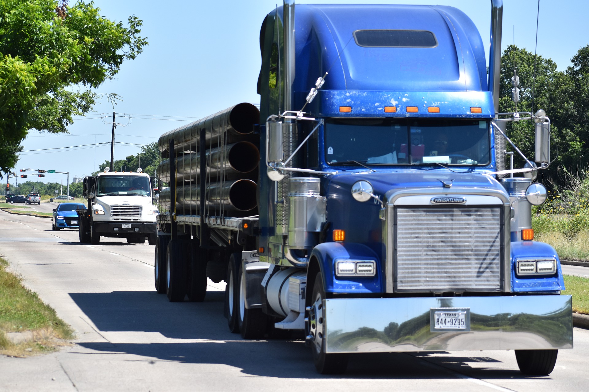 truck-5292026_1920