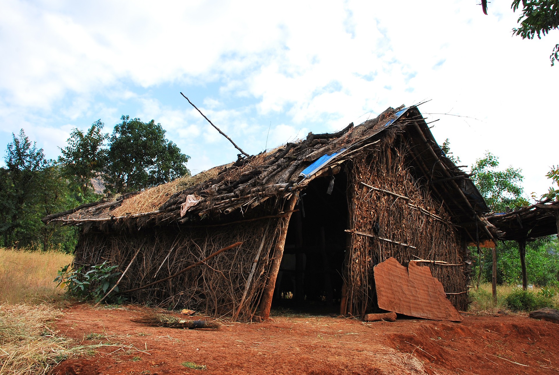 hut-2000609_1920
