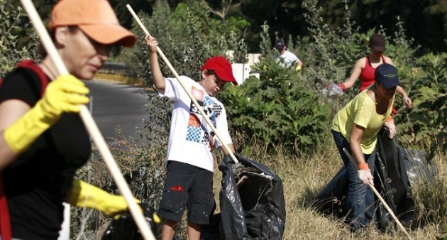 Vecinos se unen para sacar la basura de las calles | El Informador